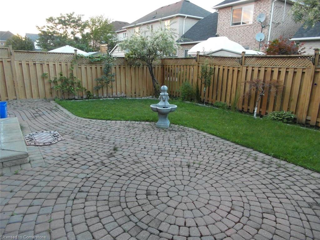2289 Dunforest Crescent Property Photo 14
