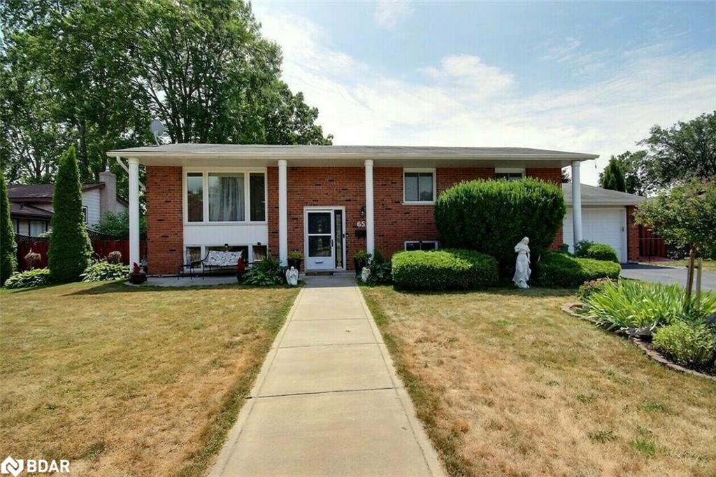 65 O'neil Crescent