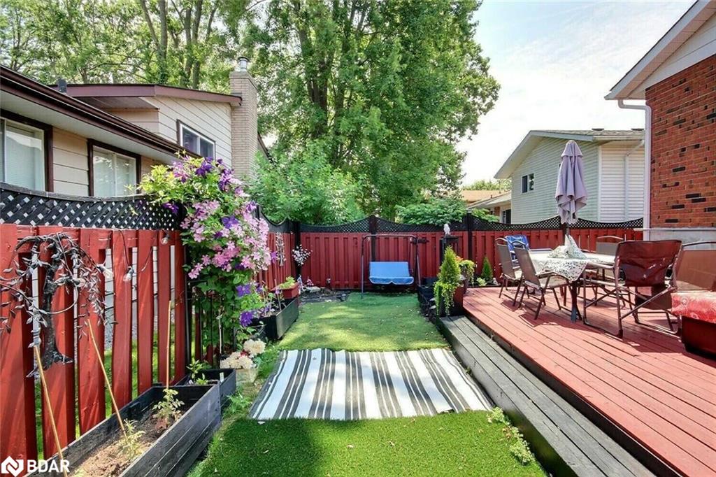 65 O'neil Crescent Property Photo 3