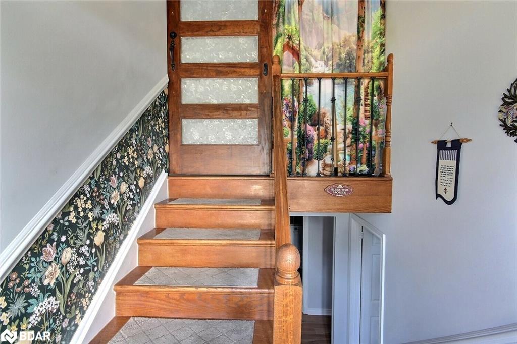 65 O'neil Crescent Property Photo 4