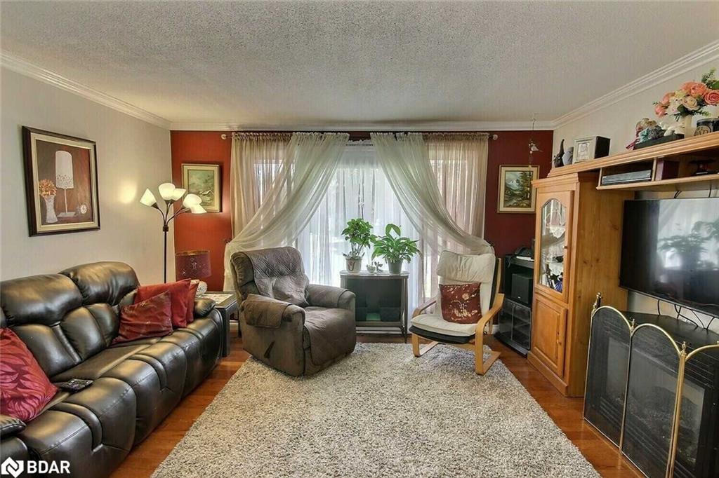 65 O'neil Crescent Property Photo 5