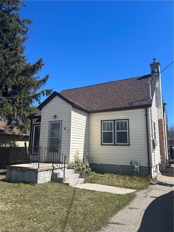 95 Franklin Street N Property Photo 1