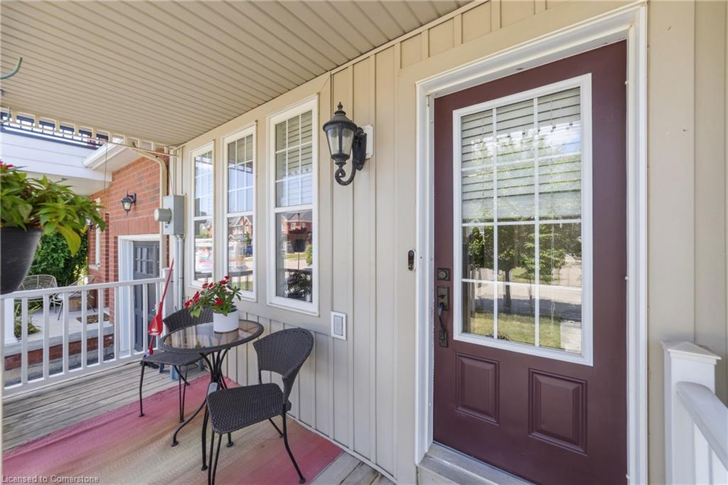 5 Golden Iris Crescent Property Photo 2