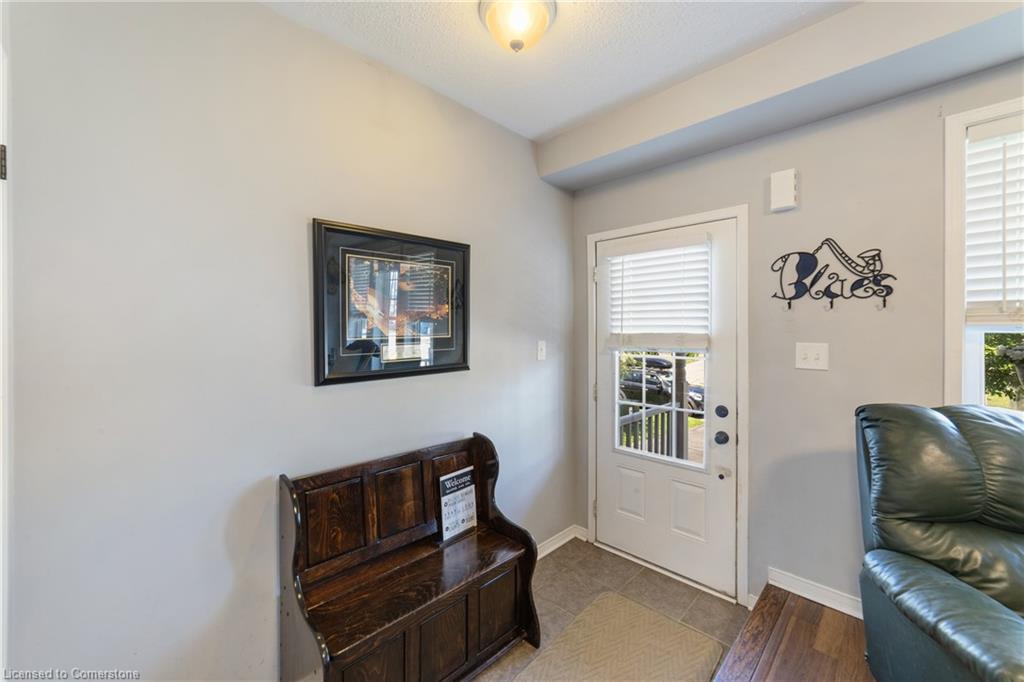 5 Golden Iris Crescent Property Photo 3