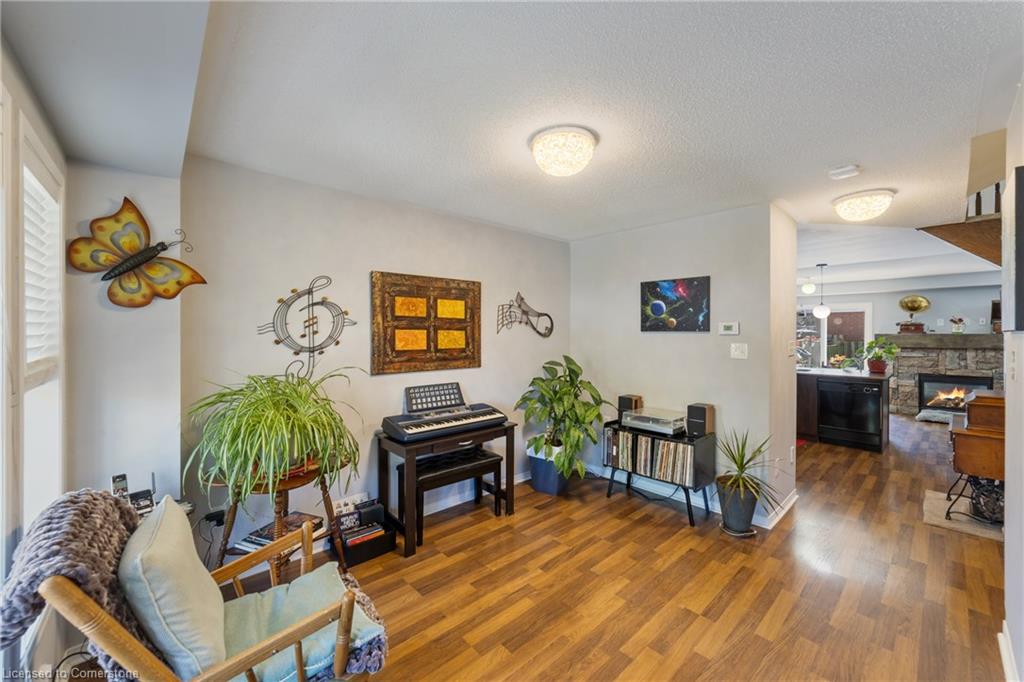 5 Golden Iris Crescent Property Photo 5