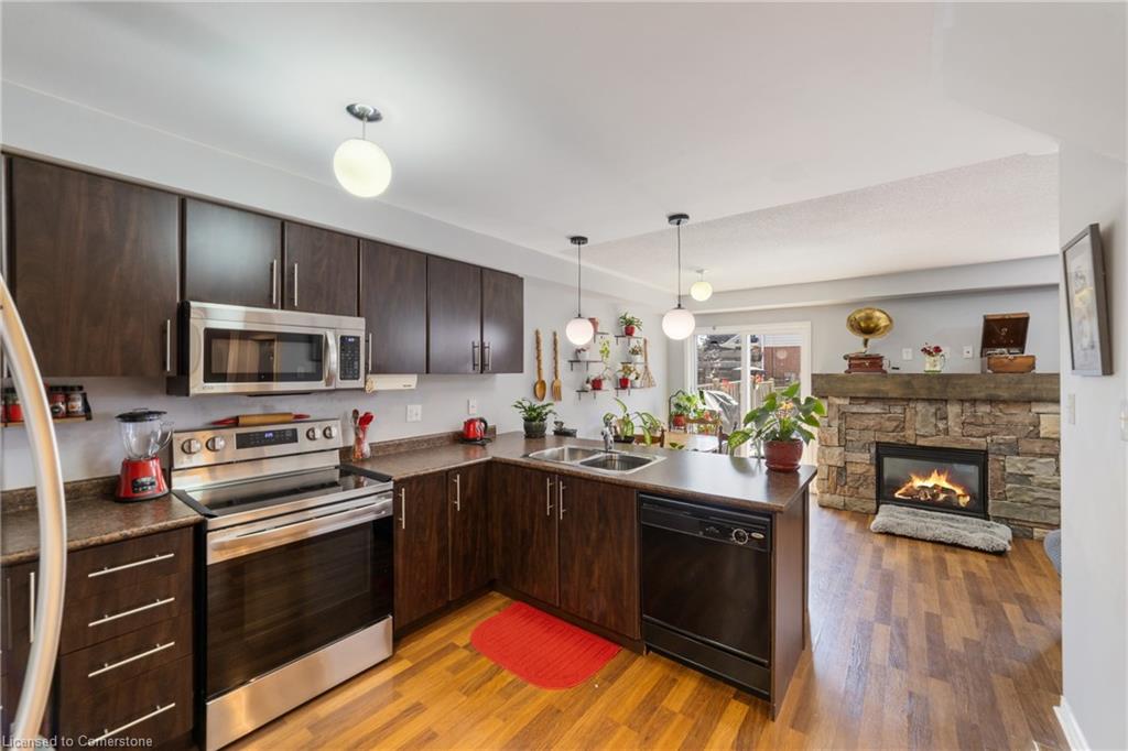 5 Golden Iris Crescent Property Photo 6