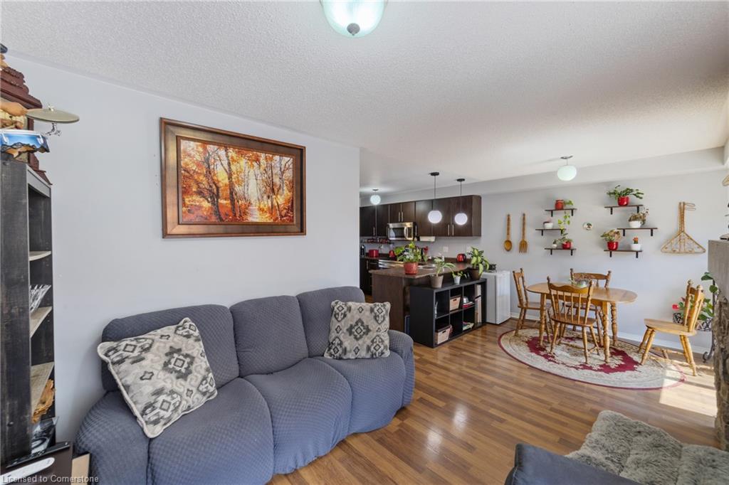 5 Golden Iris Crescent Property Photo 11