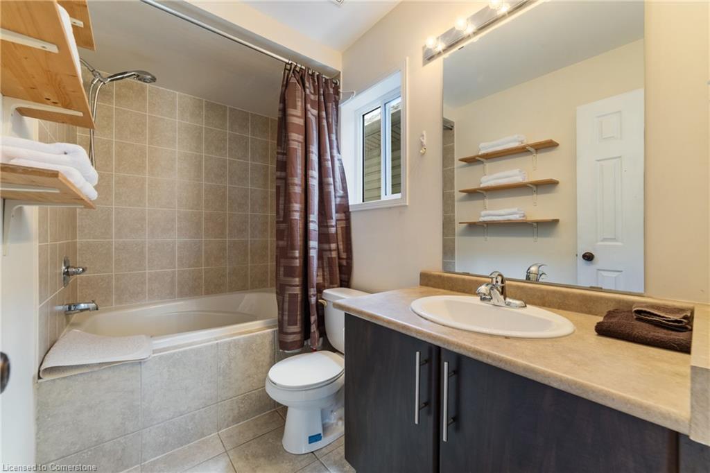 5 Golden Iris Crescent Property Photo 19