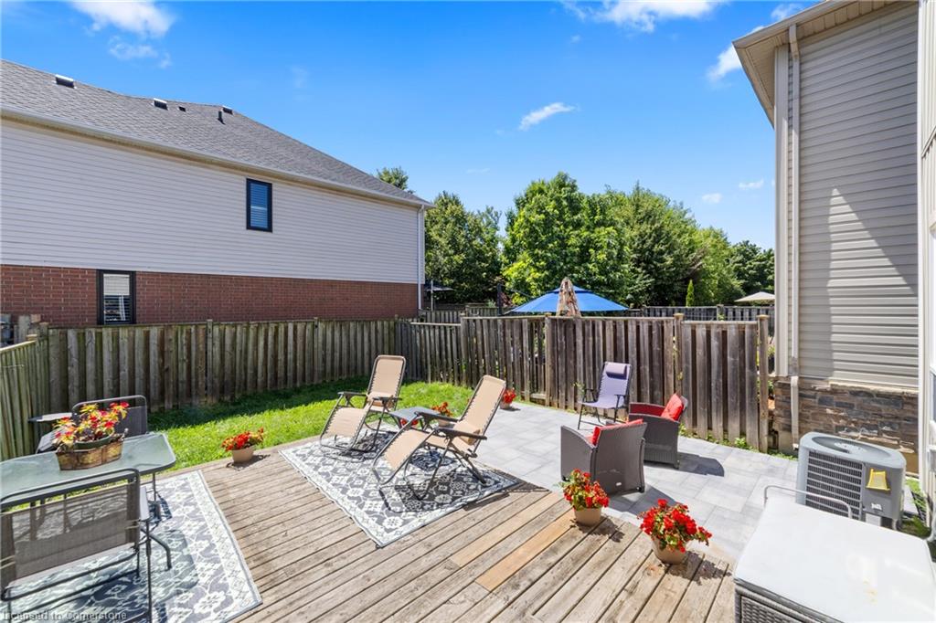 5 Golden Iris Crescent Property Photo 23