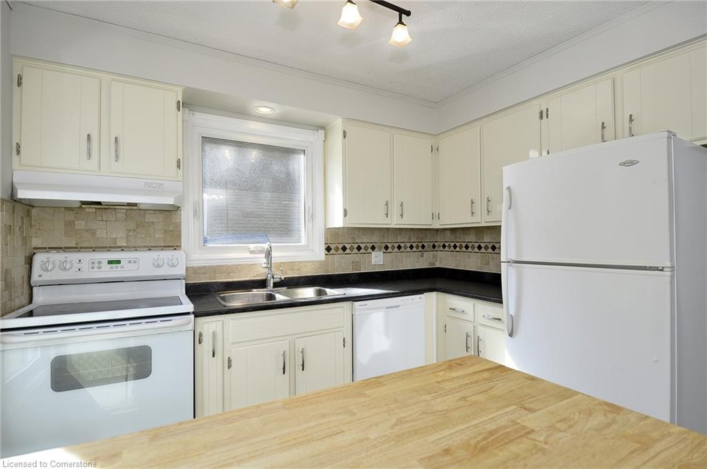 16 Hungerford Road Property Photo 7