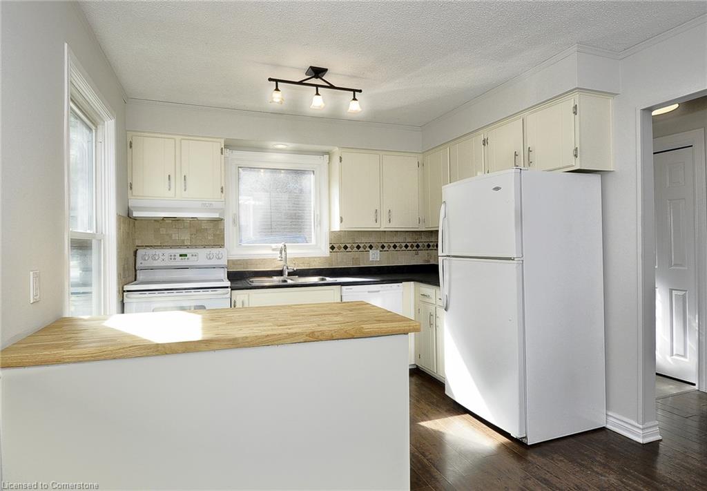 16 Hungerford Road Property Photo 9