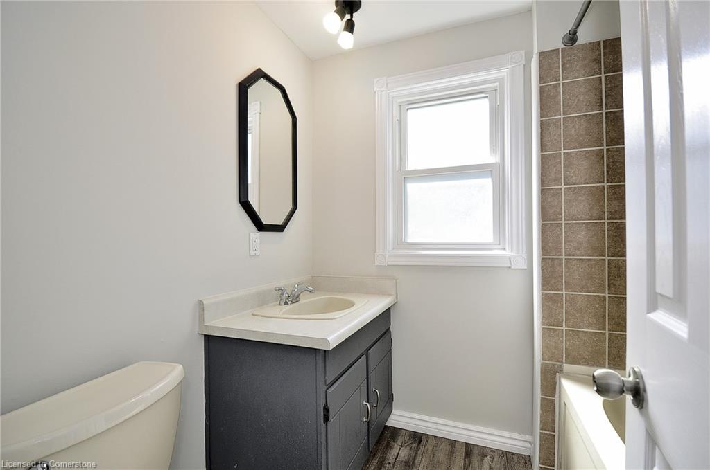 16 Hungerford Road Property Photo 17