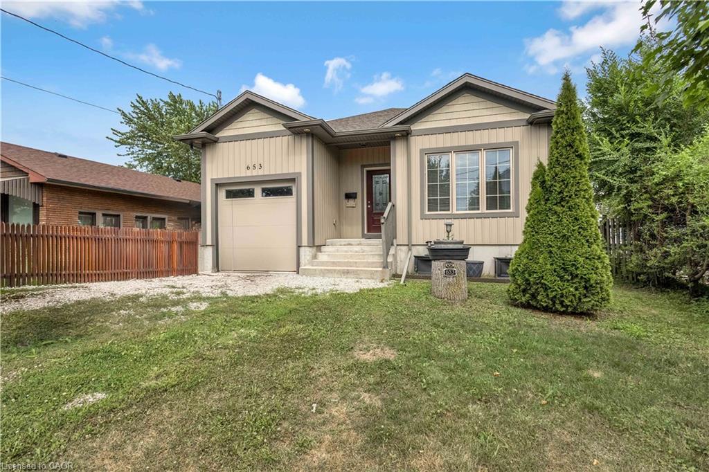 653 Deere Street Property Photo 1