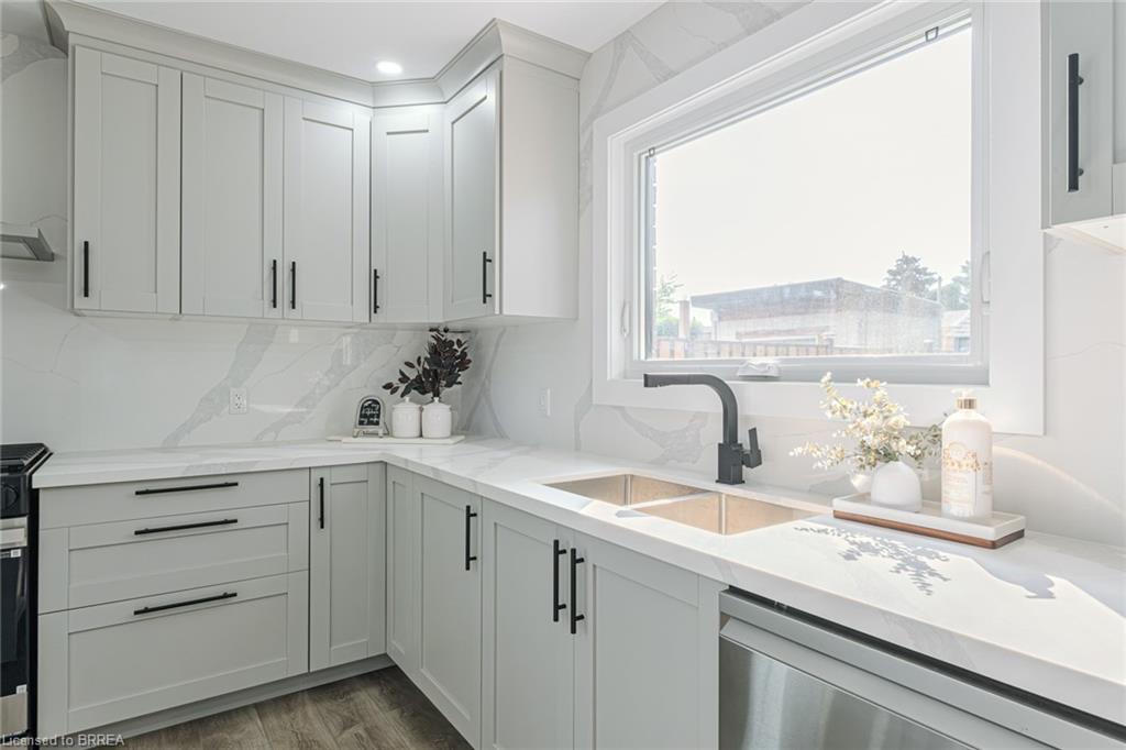 22 Royal Oak Drive Property Photo 10