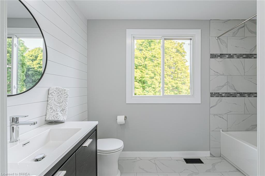 22 Royal Oak Drive Property Photo 18