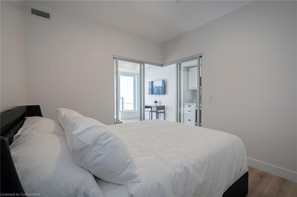 1403-5 Wellington Street S Property Photo 17