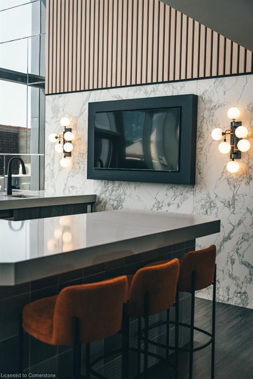 1403-5 Wellington Street S Property Photo 31