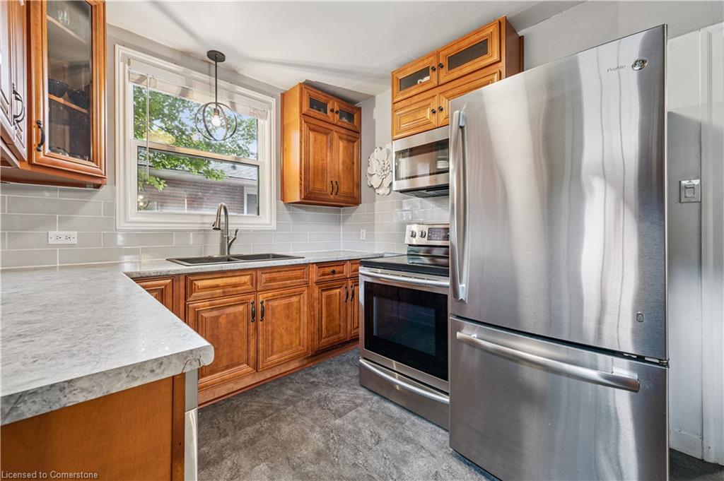 854 Guelph Street Property Photo 10