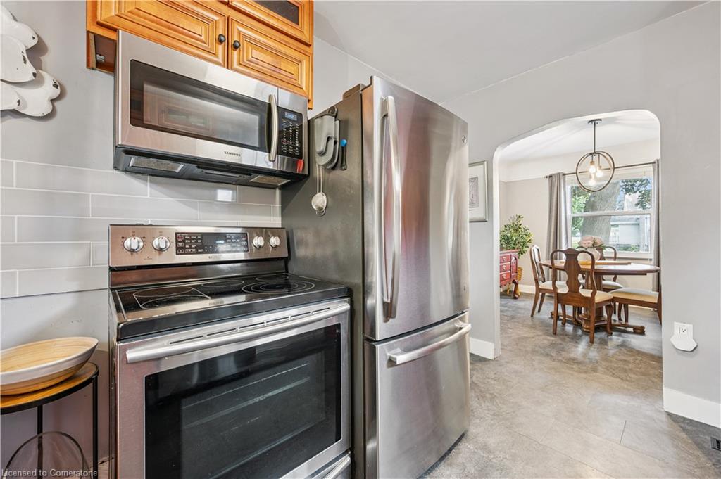 854 Guelph Street Property Photo 12
