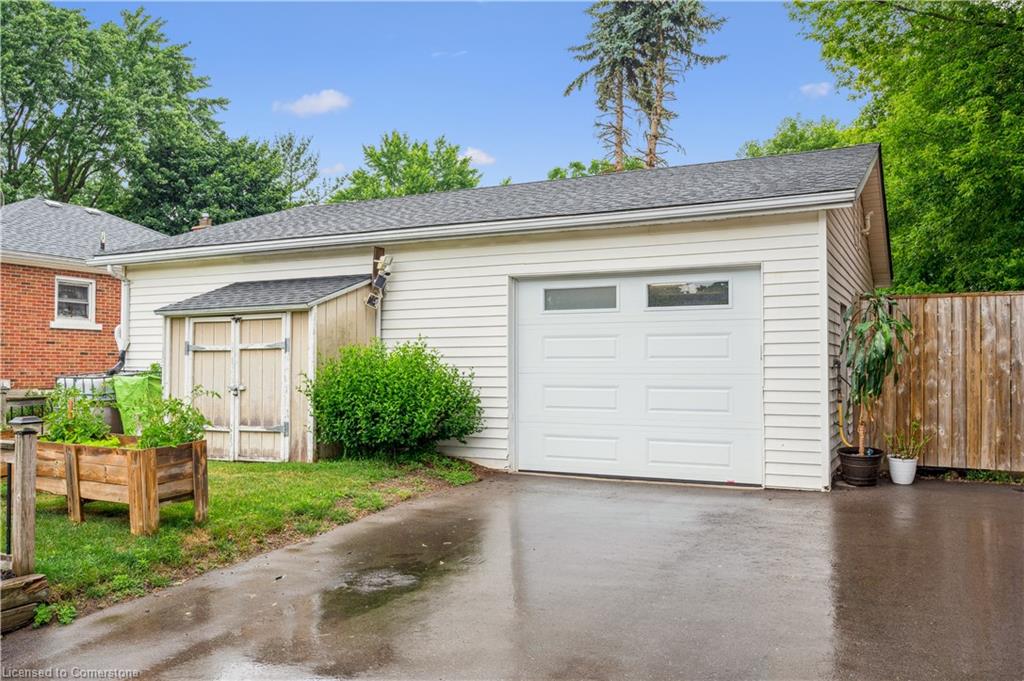 854 Guelph Street Property Photo 30