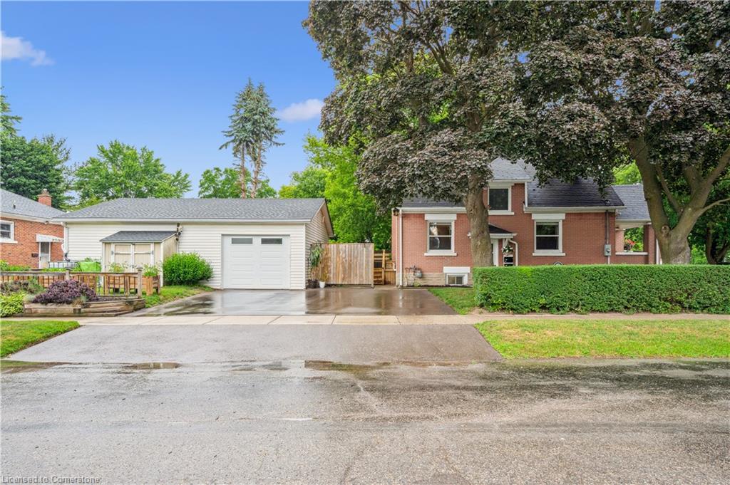 854 Guelph Street Property Photo 34