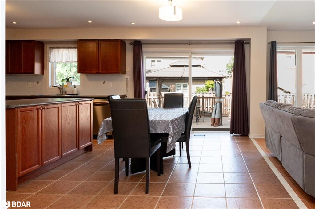 49 Montebello Crescent Property Photo 18