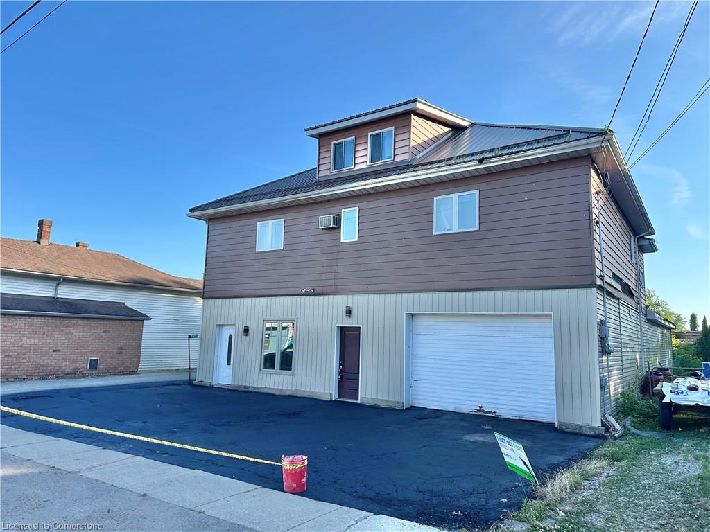 195 Townline Street Property Photo 2