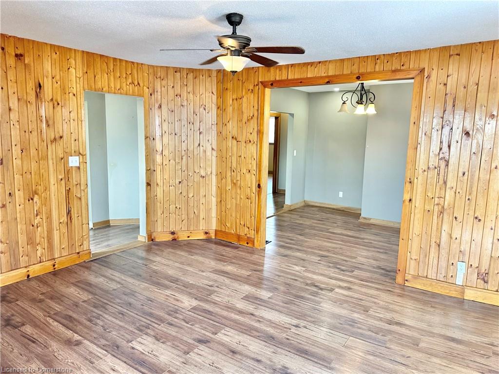 195 Townline Street Property Photo 8