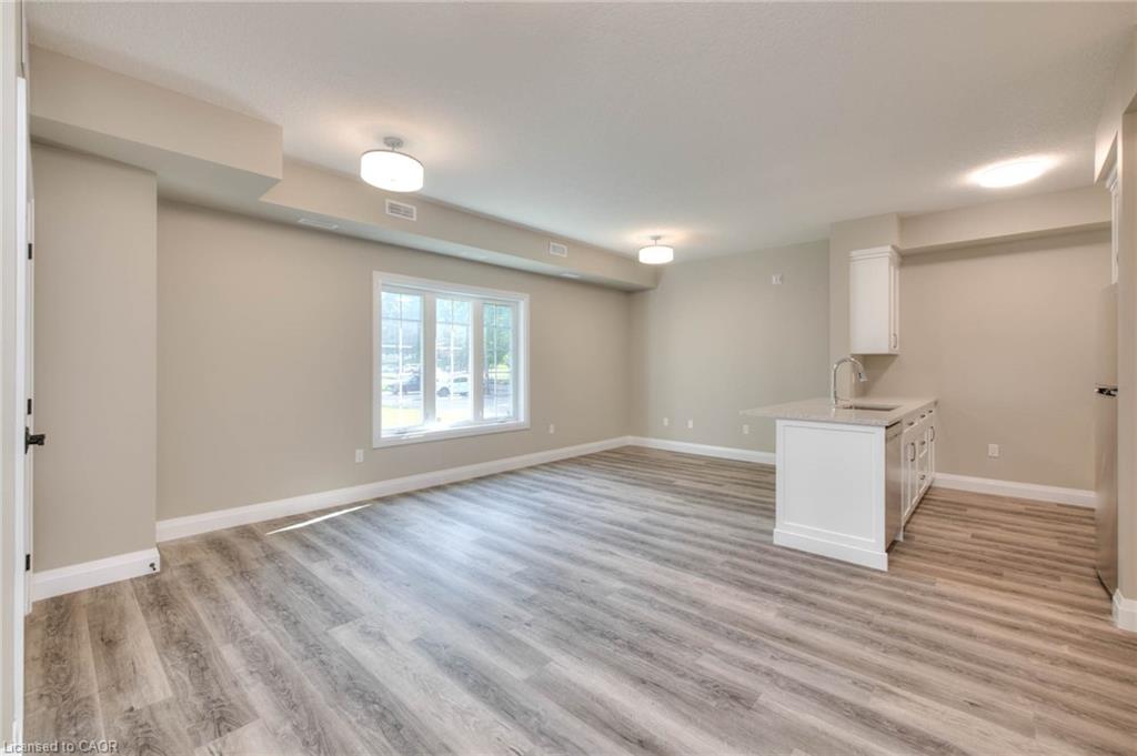 3-33 Murray Court Property Photo 11