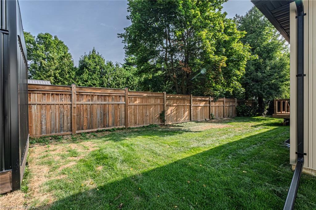 51 Brown Street W Property Photo 4