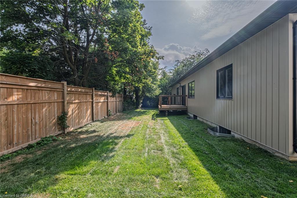 51 Brown Street W Property Photo 5