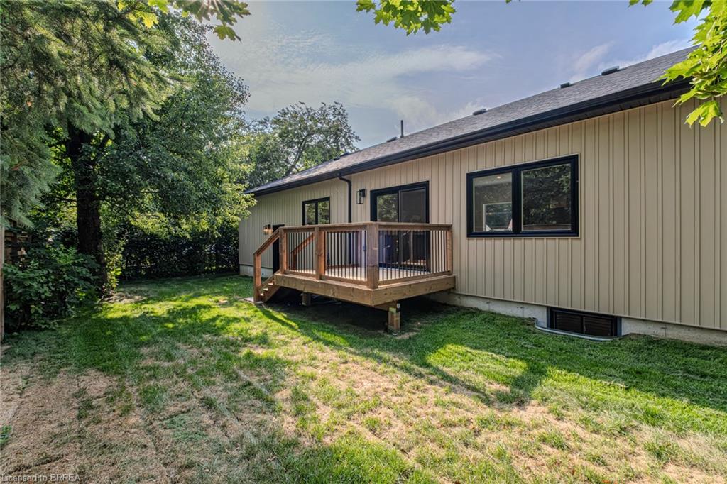 51 Brown Street W Property Photo 6