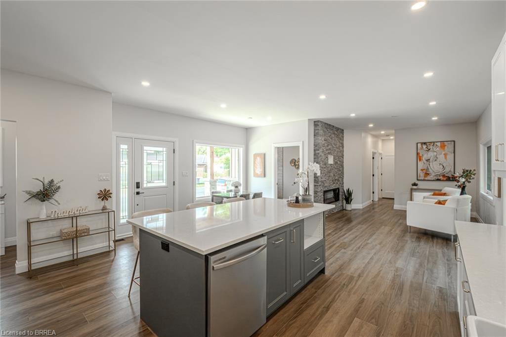 51 Brown Street W Property Photo 15