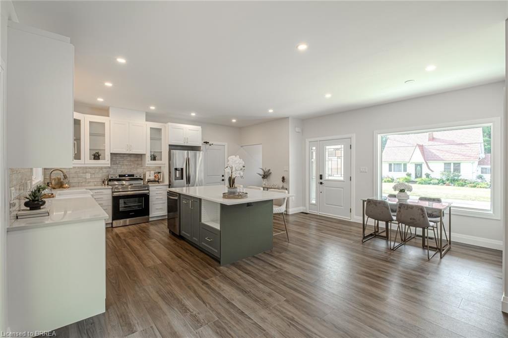 51 Brown Street W Property Photo 18