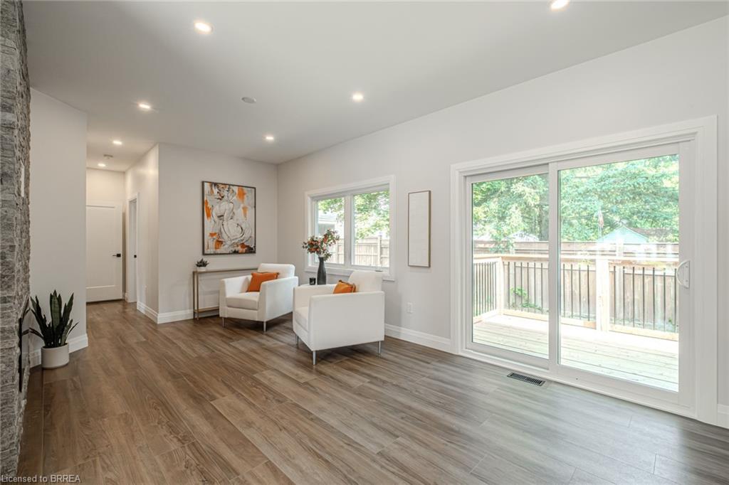 51 Brown Street W Property Photo 20