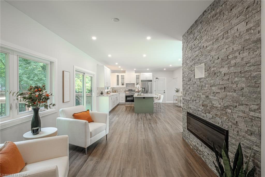 51 Brown Street W Property Photo 21