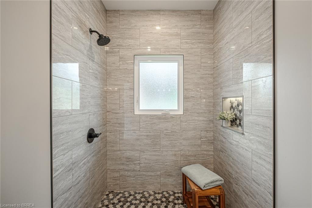 51 Brown Street W Property Photo 24