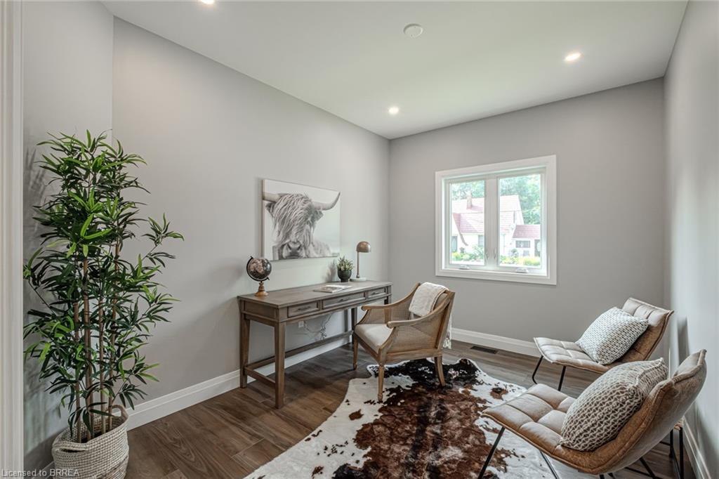 51 Brown Street W Property Photo 25