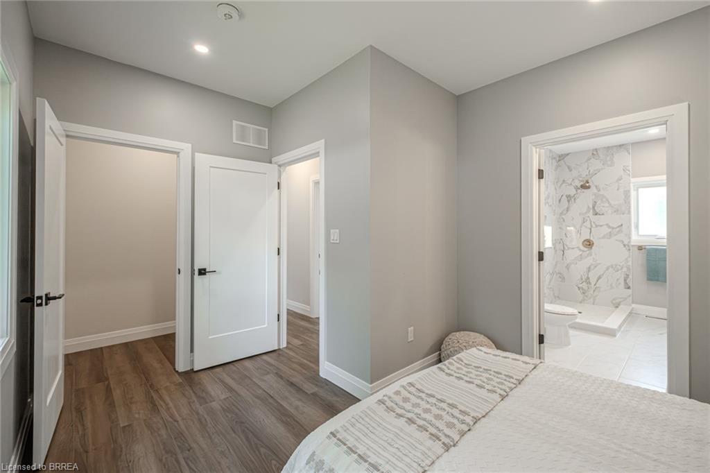 51 Brown Street W Property Photo 27