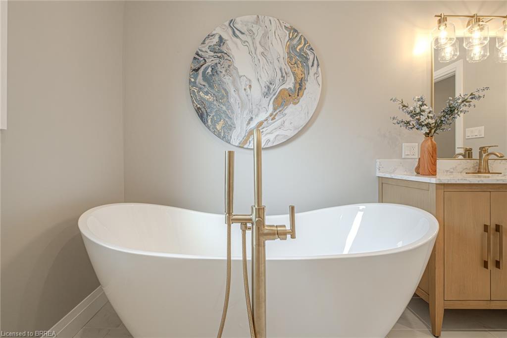51 Brown Street W Property Photo 31
