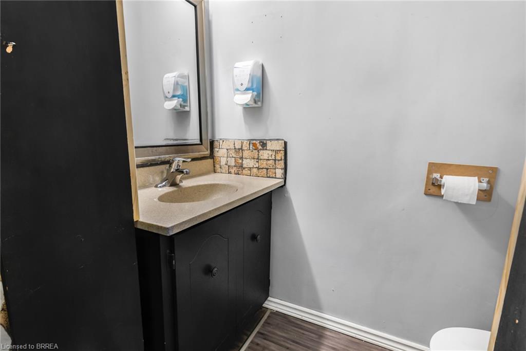 96 Court Street Property Photo 8