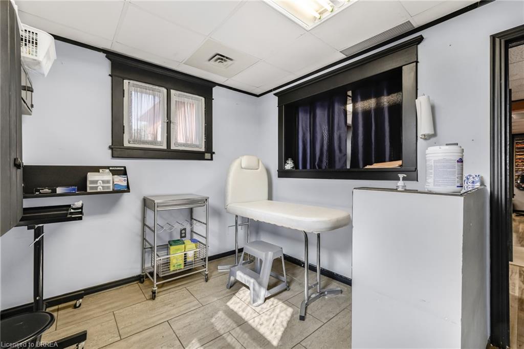 96 Court Street Property Photo 11