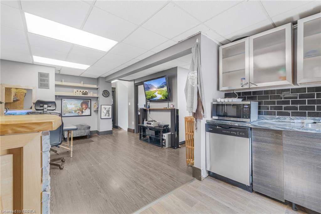 96 Court Street Property Photo 13