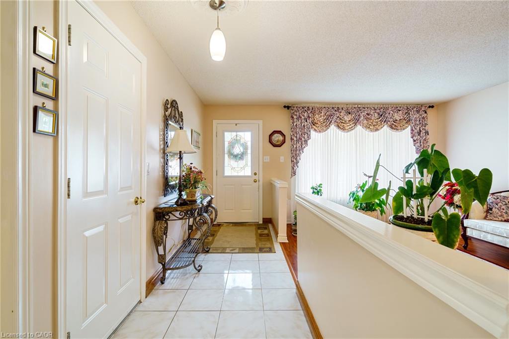 322 Stone Church Road E Property Photo 4