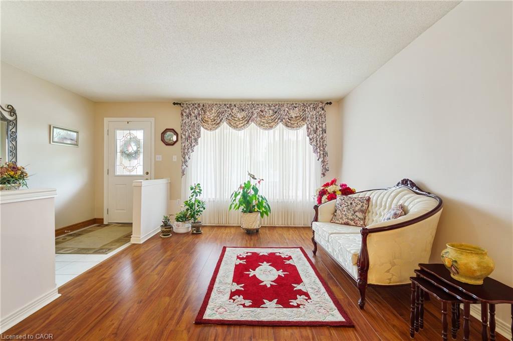 322 Stone Church Road E Property Photo 8