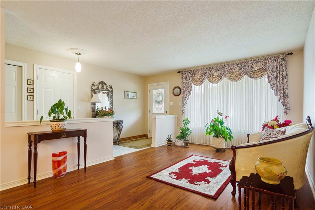 322 Stone Church Road E Property Photo 9