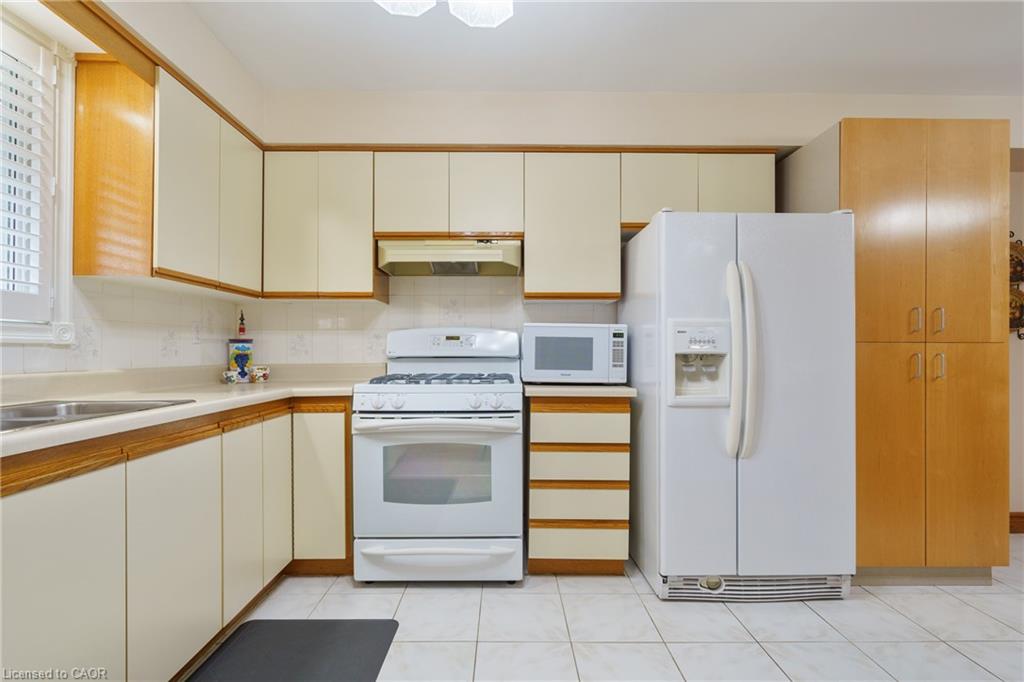 322 Stone Church Road E Property Photo 17