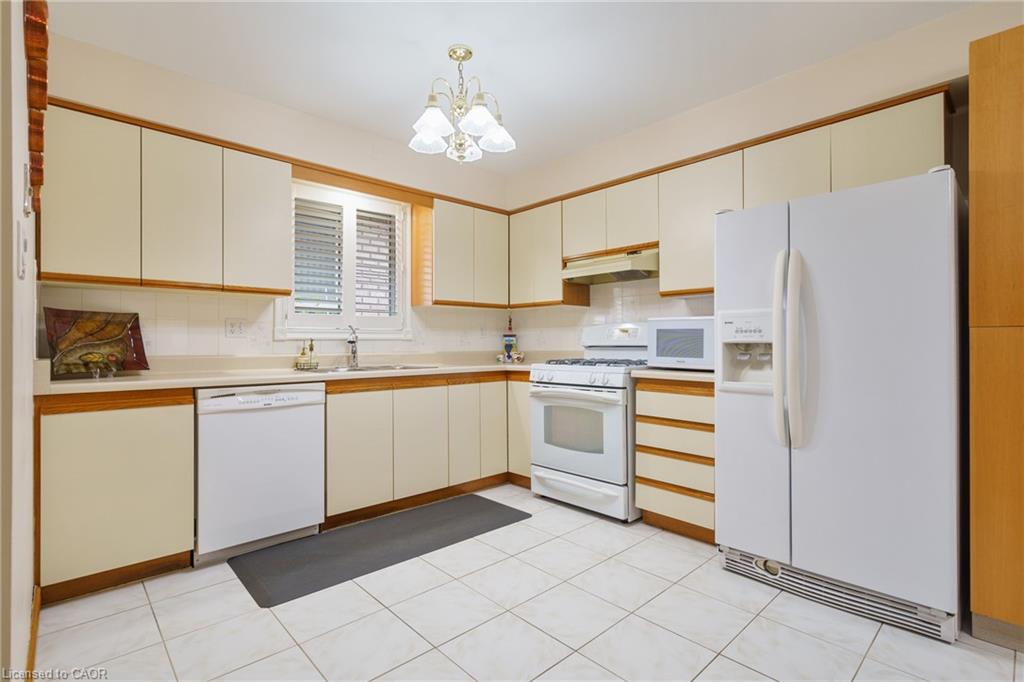 322 Stone Church Road E Property Photo 18