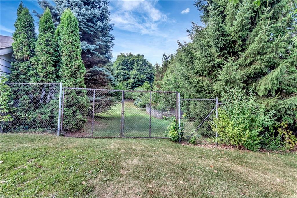 317 Highland Road W Property Photo 14