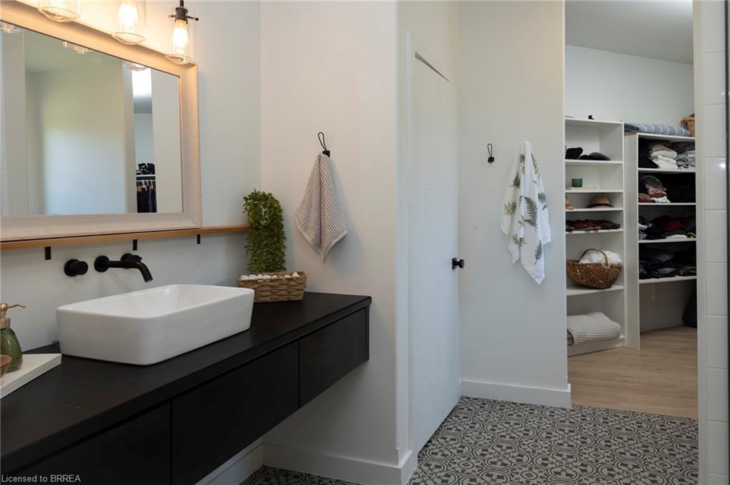 16 Forman Street Property Photo 3